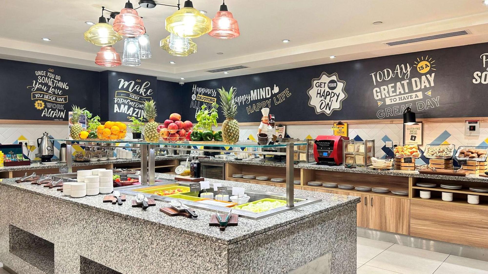 Hampton By Hilton Dubai Al Barsha Hotel Bagian luar foto