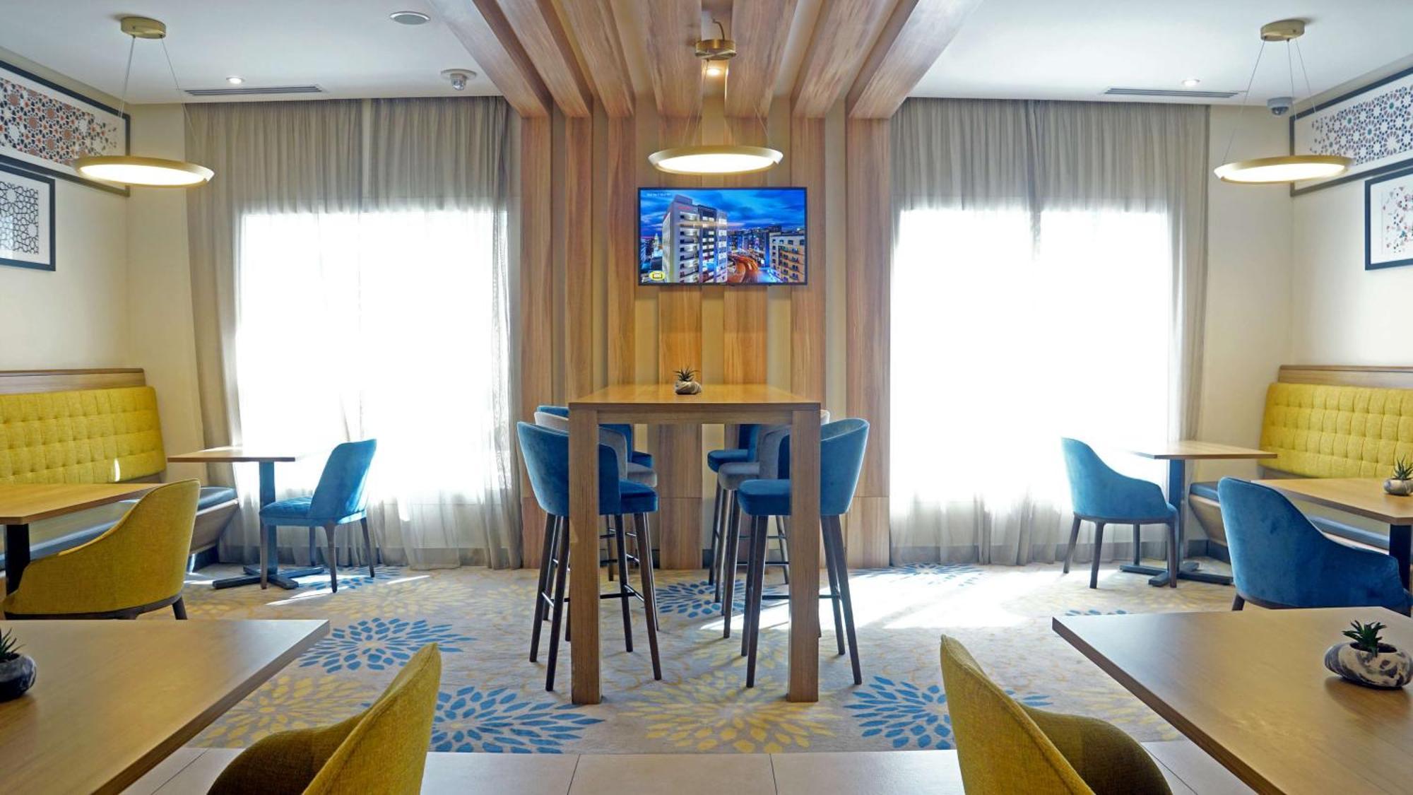 Hampton By Hilton Dubai Al Barsha Hotel Bagian luar foto